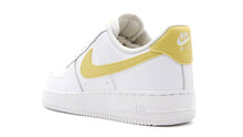 画像をギャラリービューアに読み込む, NIKE (WMNS) AIR FORCE 1 &#39;07 WHITE/SATURN GOLD/WHITE 2