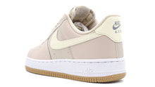 画像をギャラリービューアに読み込む, NIKE (WMNS) AIR FORCE 1 &#39;07 SANDDRIFT/COCONUT MILK/WHITE/WOLF GREY 2