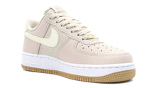 画像をギャラリービューアに読み込む, NIKE (WMNS) AIR FORCE 1 &#39;07 SANDDRIFT/COCONUT MILK/WHITE/WOLF GREY 5