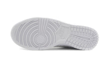 画像をギャラリービューアに読み込む, NIKE (WMNS) DUNK LOW ESS &quot;PAISELY PACK&quot; WHITE/GREY FOG/WHITE 4