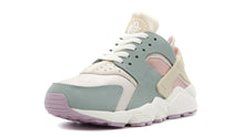 画像をギャラリービューアに読み込む, NIKE (WMNS) AIR HUARACHE LIGHT OREWOOD BROWN/DUSTY SAGE 1