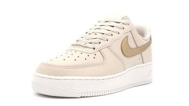 NIKE (WMNS) AIR FORCE 1 '07 ESS TRND SANDDRIFT/METALLIC GOLD/PHANTOM 1