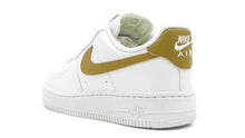 画像をギャラリービューアに読み込む, NIKE (WMNS) AIR FORCE 1 &#39;07 NEXT NATURE SUMMIT WHITE/BRONZINE/METALLIC SILVER 2