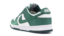 画像をギャラリービューアに読み込む, NIKE (WMNS) DUNK LOW ESS SNKR &quot;SATIN GREEN&quot; WHITE/TEAM GREEN 2