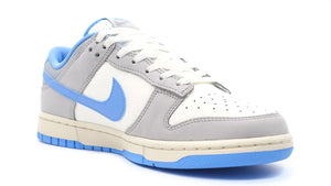 NIKE DUNK LOW "UNIVERSITY SPORTS MARKET PACK" SAIL/UNIVERSITY BLUE/LIGHT IRON ORE 5